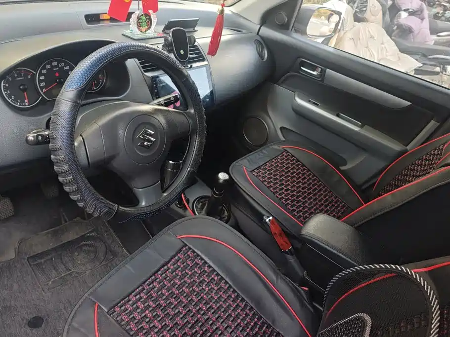 Suzuki Swift — миниатюра 12