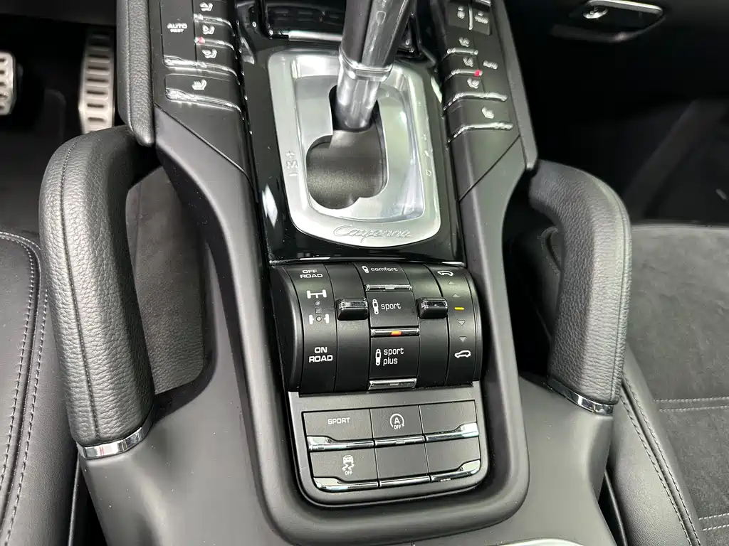 Porsche Cayenne — миниатюра 23