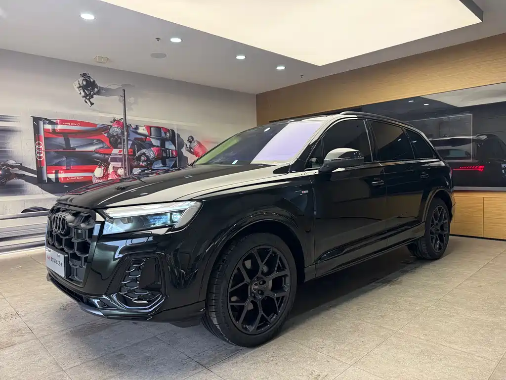 Audi Q7 2025 45 TFSI quattro S line