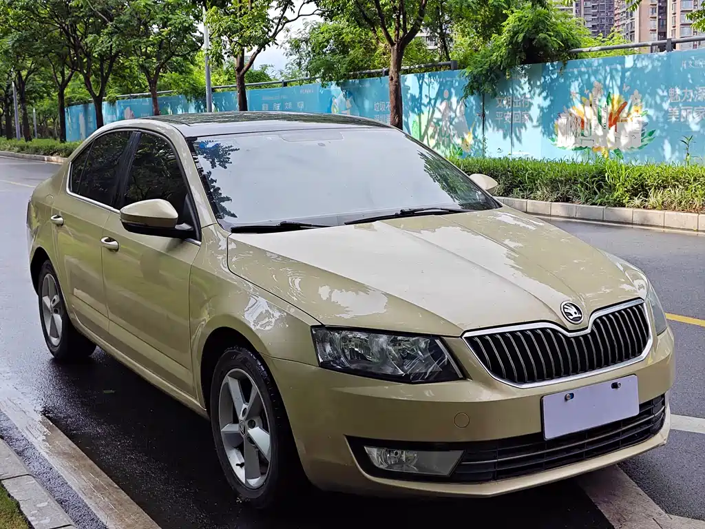 Skoda Octavia 2015 1.6L AT