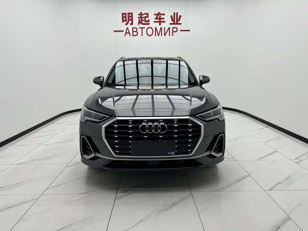 Audi Q3 2023 35 TFSI Fashion (1.4T)