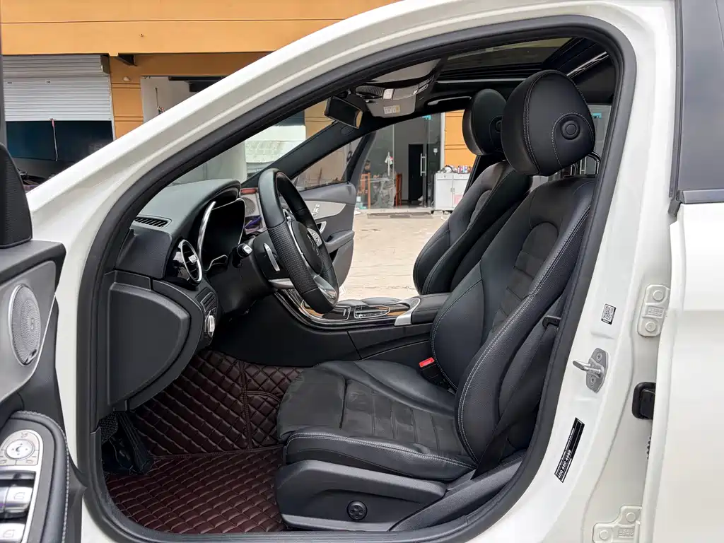 Mercedes-Benz C-Class — миниатюра 5
