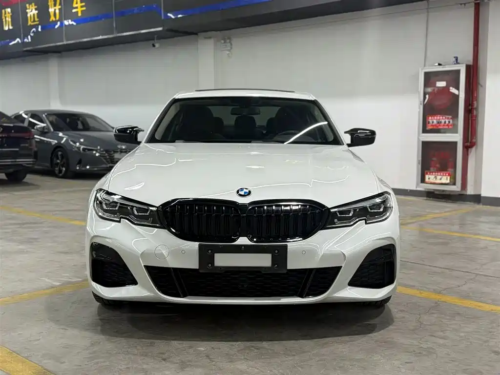 BMW 3 SERIES