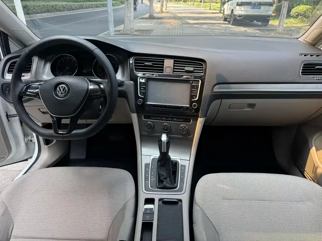 Volkswagen Golf — миниатюра 5