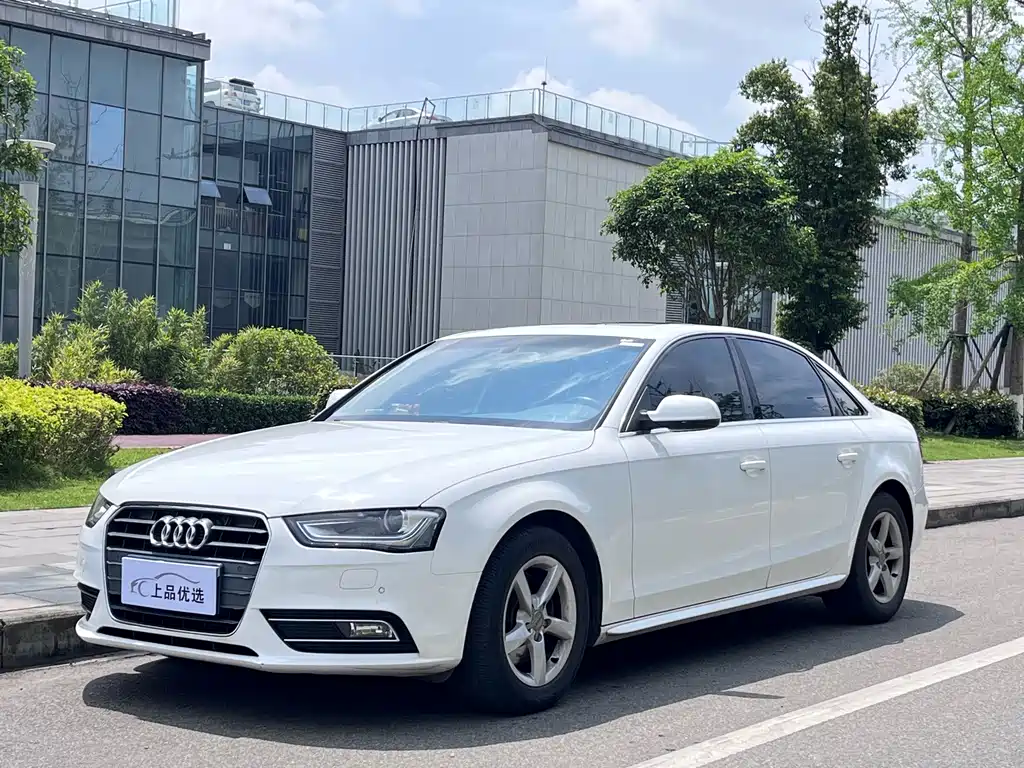 Audi A4L 2015