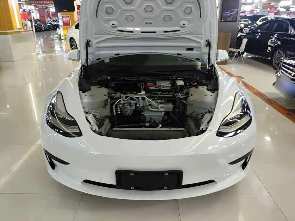 Tesla Model 3 — миниатюра 20