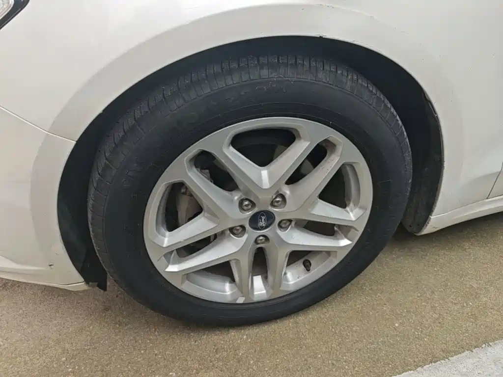 Ford Mondeo — миниатюра 23