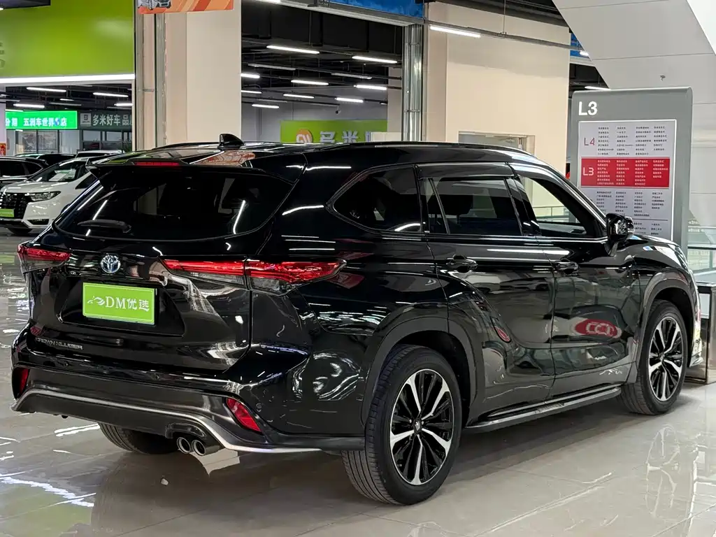 Toyota Crown Kluger — миниатюра 9