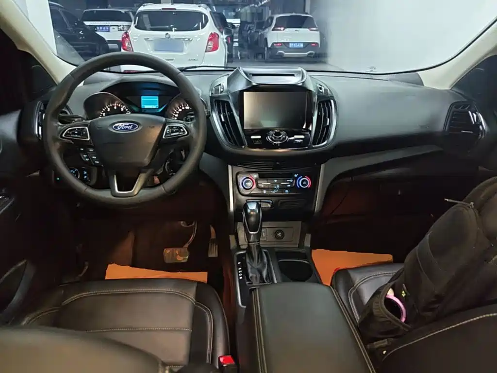 Ford Kuga — миниатюра 10