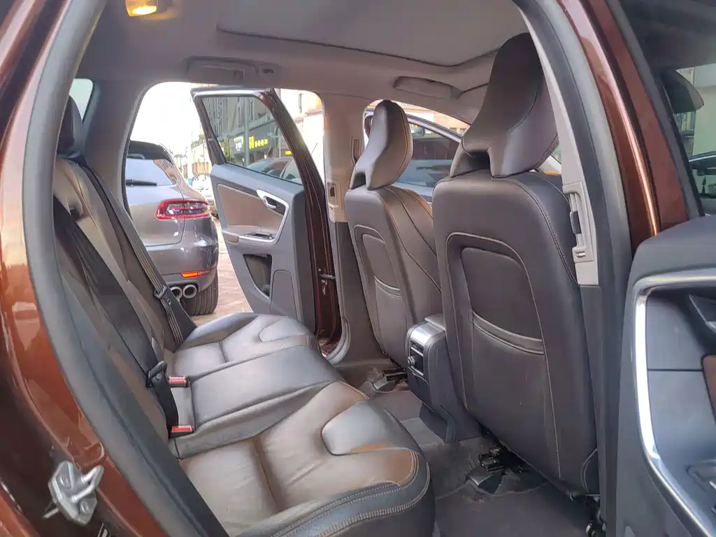 Volvo XC60 — миниатюра 10