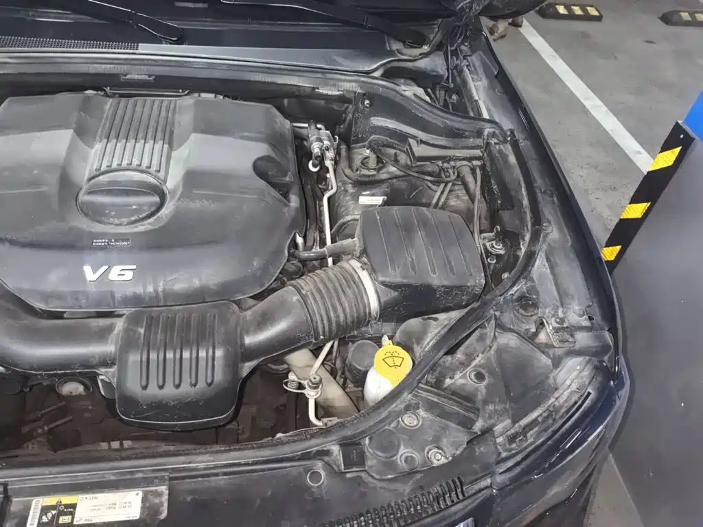 Jeep Grand Cherokee (Import) — миниатюра 22