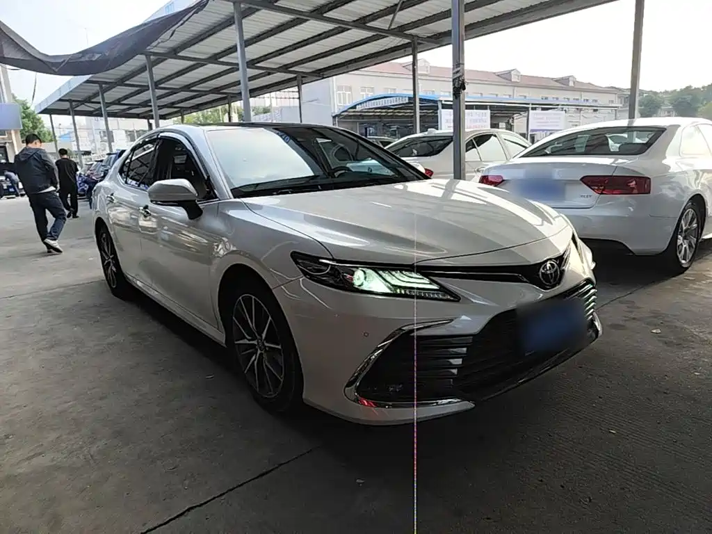 Toyota Camry — миниатюра 4