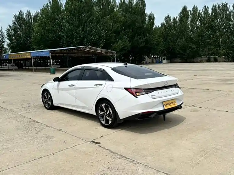 Hyundai Elantra — миниатюра 7