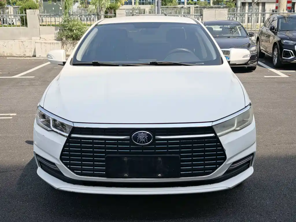 BYD Qin NEV — миниатюра 2