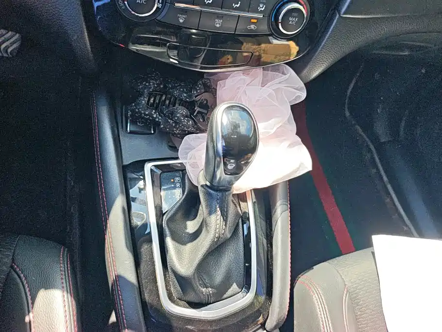 Nissan Qashqai — миниатюра 16