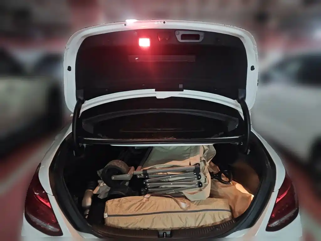 Mercedes-Benz C-Class — миниатюра 10