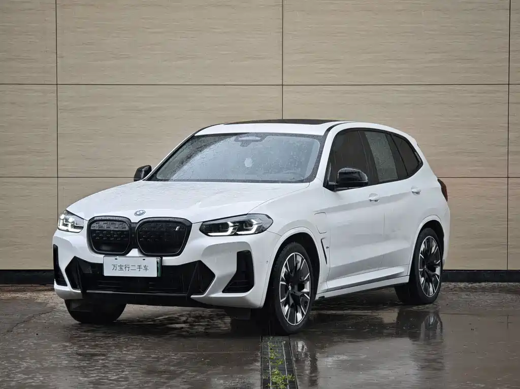 BMW iX3 2024