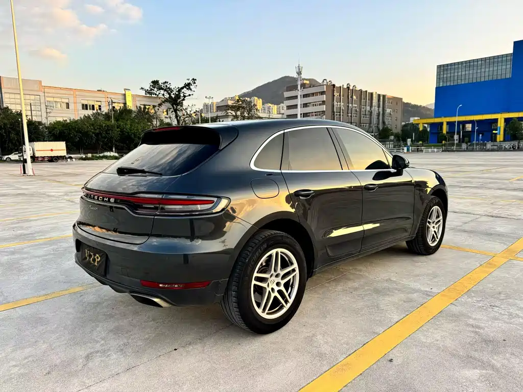 Porsche Macan — миниатюра 9