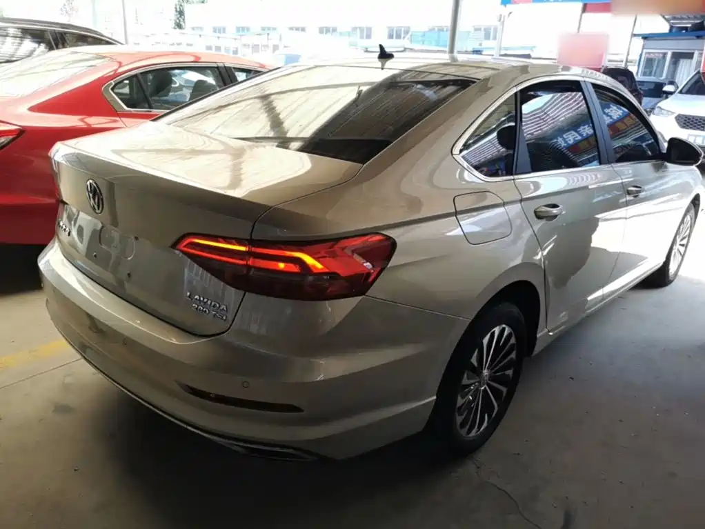 Volkswagen Lavida — миниатюра 7