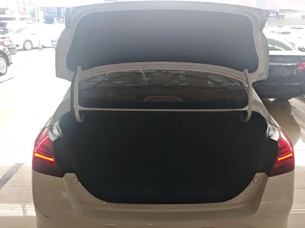 Geely Emgrand — миниатюра 19