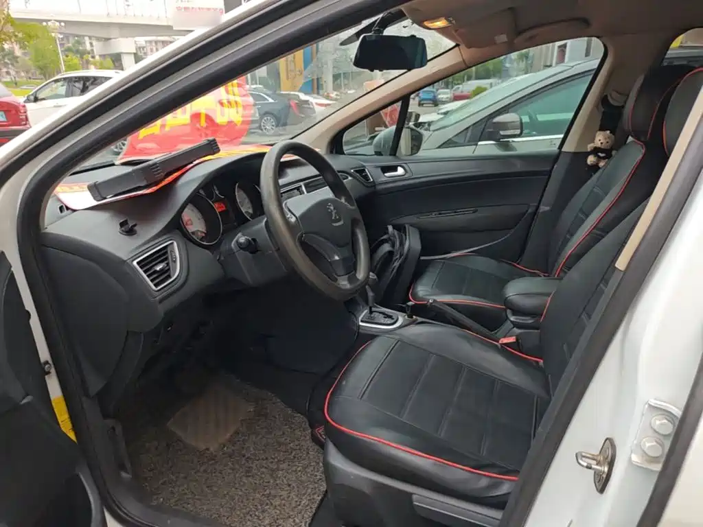Peugeot 308 — миниатюра 15