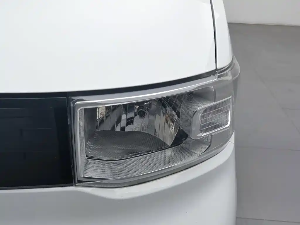 Wuling MINIEV — миниатюра 7