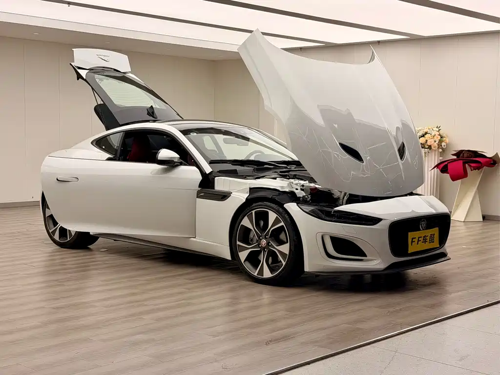 Jaguar F-Type 2022 P300 R-DYNAMIC BLACK
