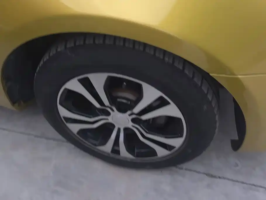 Geely Emgrand — миниатюра 6