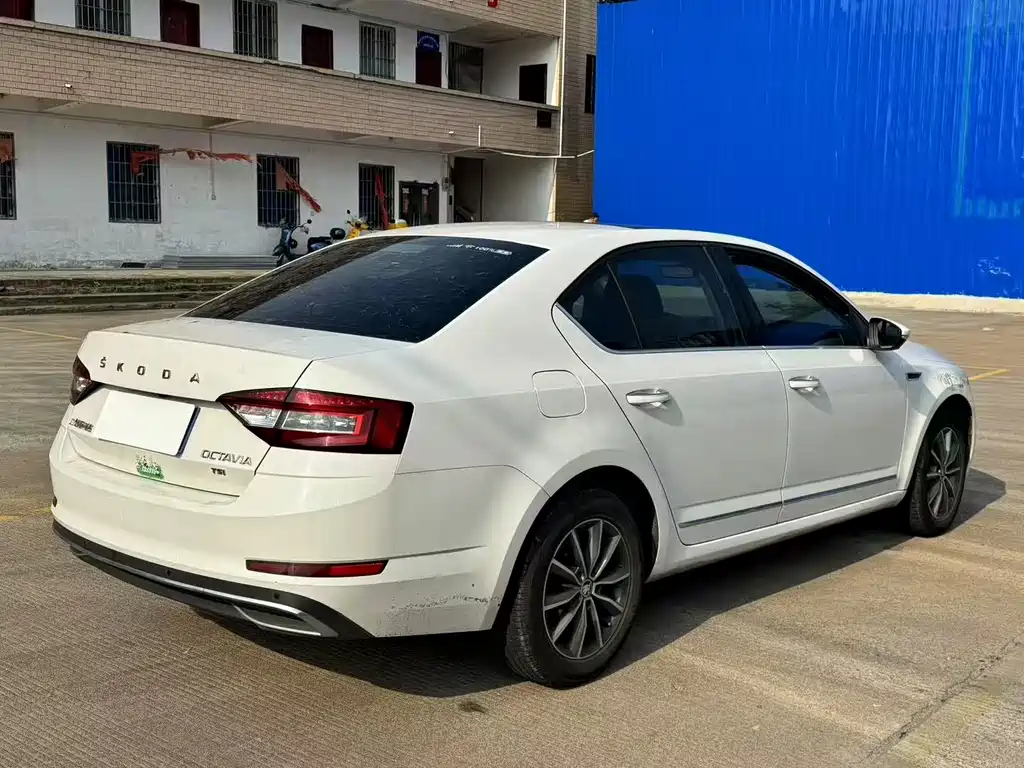 SKODA OCTAVIA