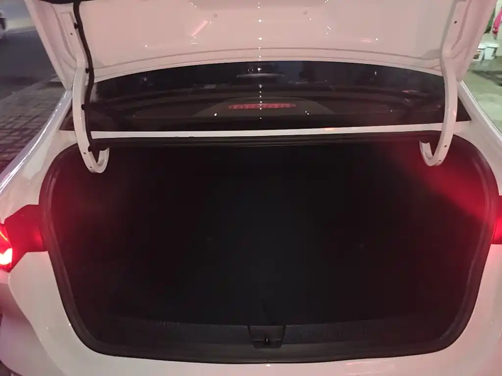 Roewe i5 — миниатюра 19