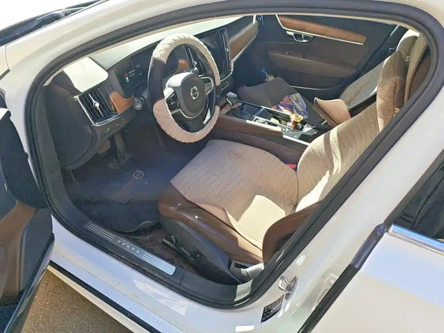 Volvo S90 — миниатюра 9