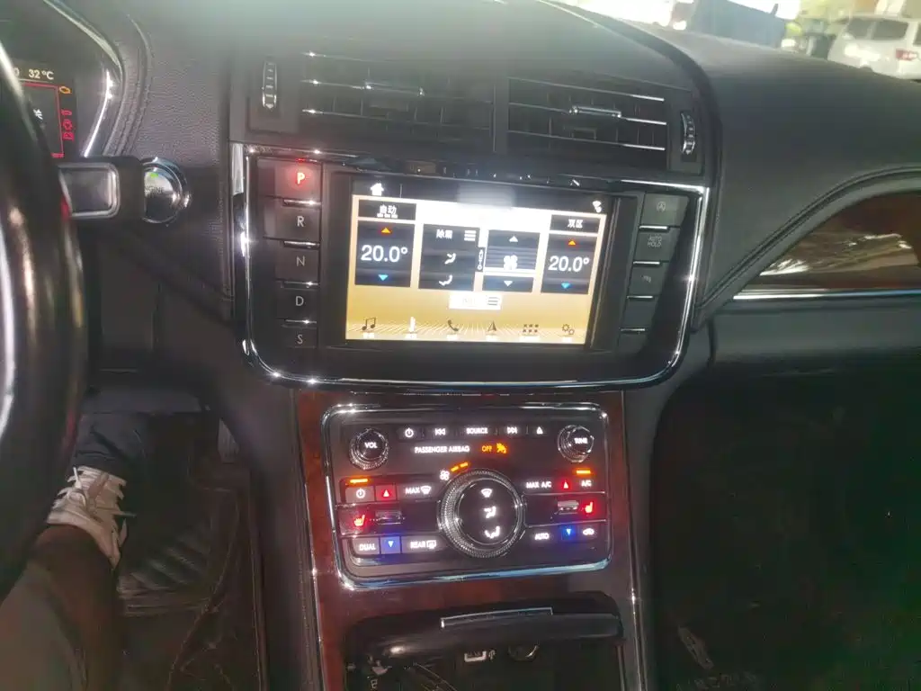 Lincoln Continental — миниатюра 6