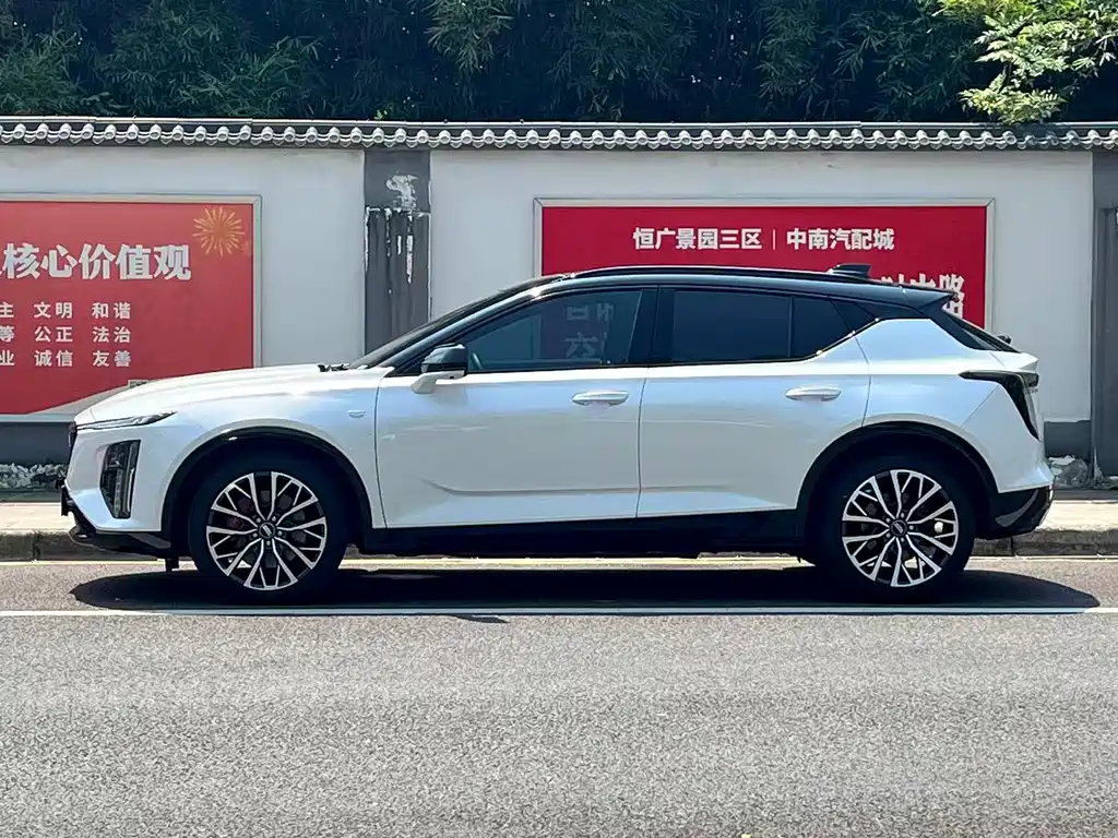 Cadillac GT4 — миниатюра 3