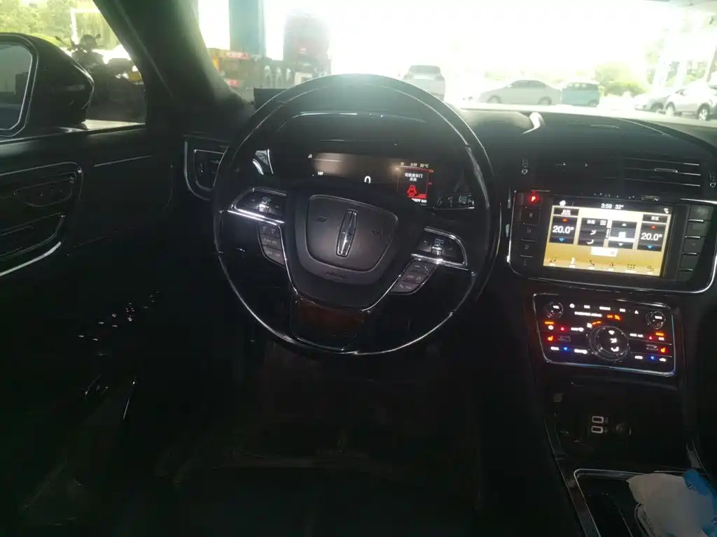 Lincoln Continental — миниатюра 3