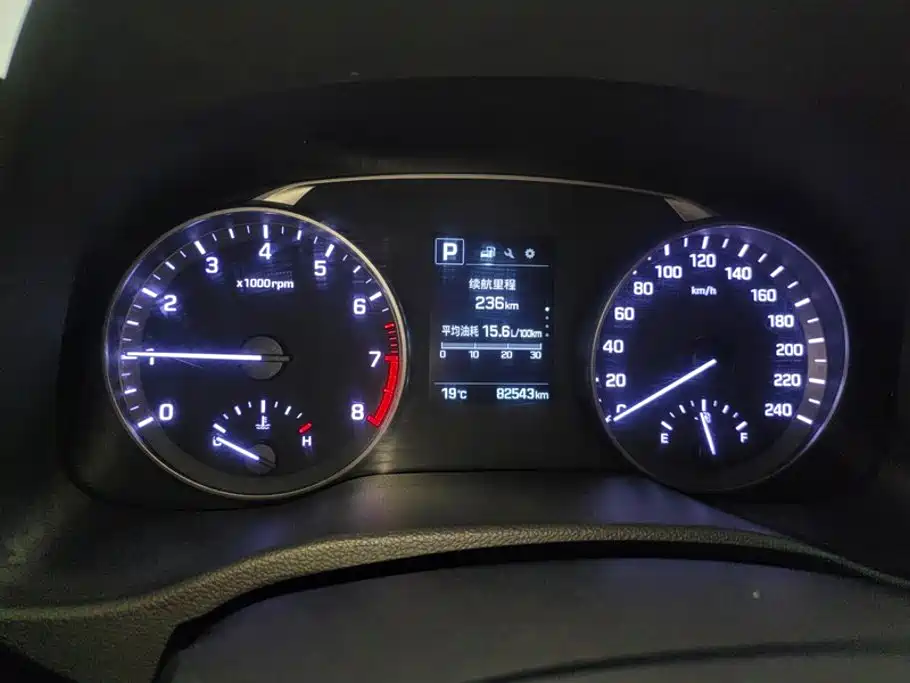 Hyundai Elantra — миниатюра 14