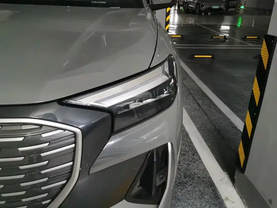 Audi Q4 e-tron — миниатюра 5