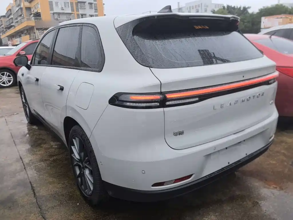 Leapmotor Leapmotor C10 — миниатюра 5