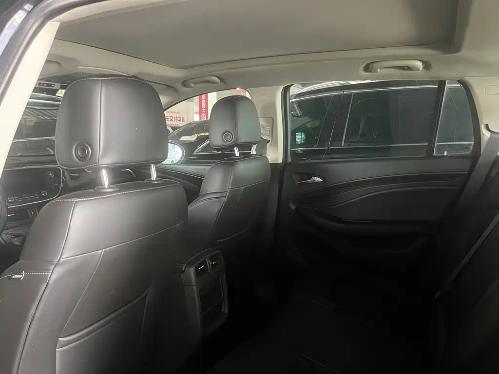 Buick Envision Plus — миниатюра 8