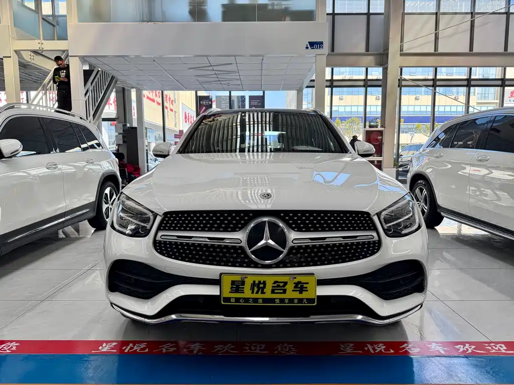 MERCEDES-BENZ GLC