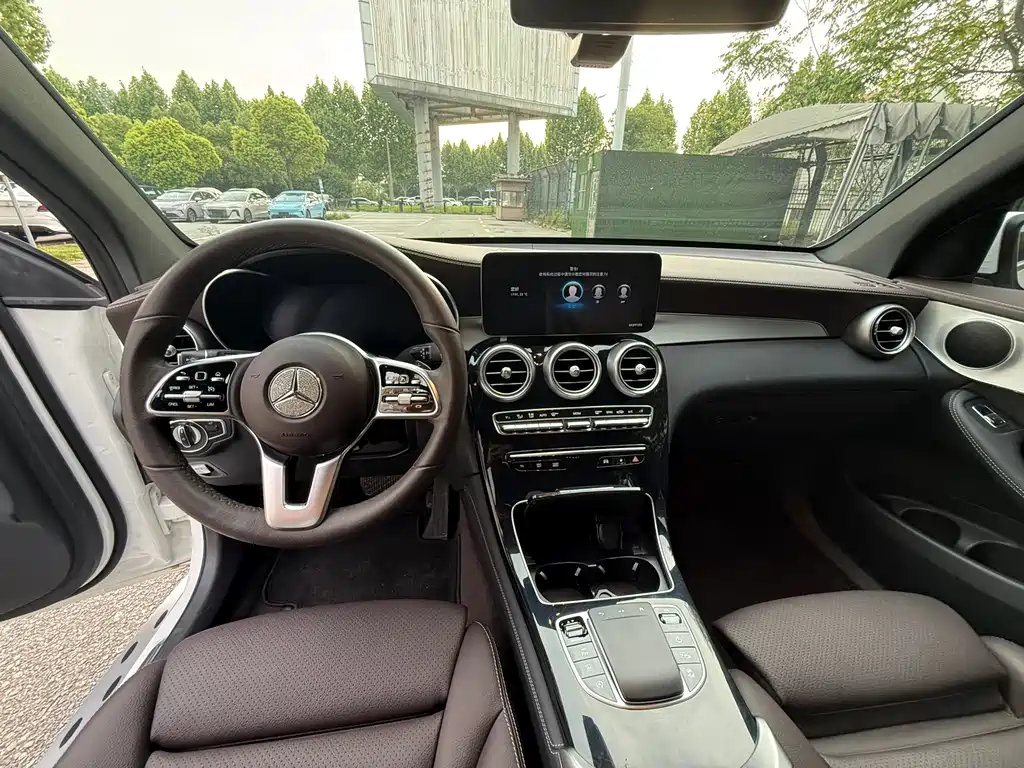 Mercedes-Benz GLC 2021 GLC 260 L 4MATIC