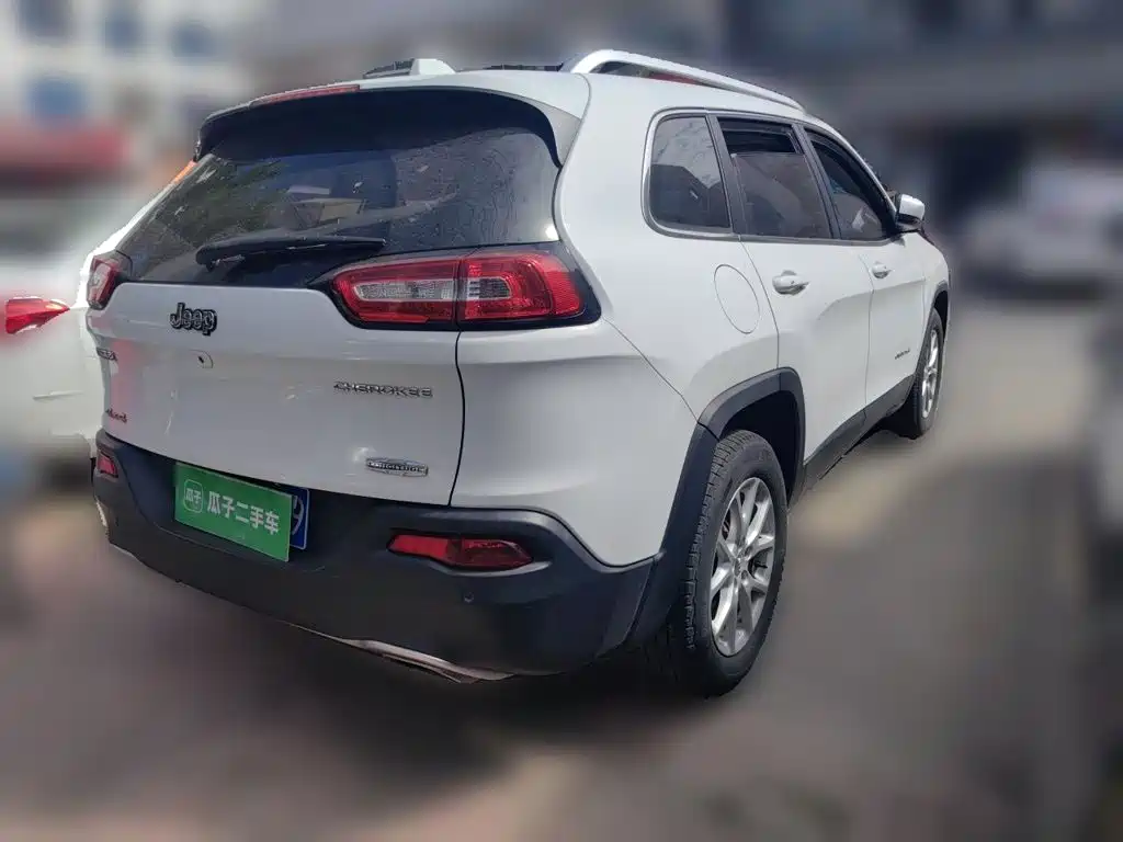 Jeep Cherokee — миниатюра 4