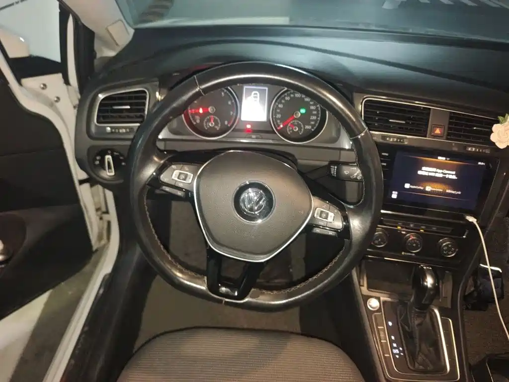 Volkswagen Golf — миниатюра 3