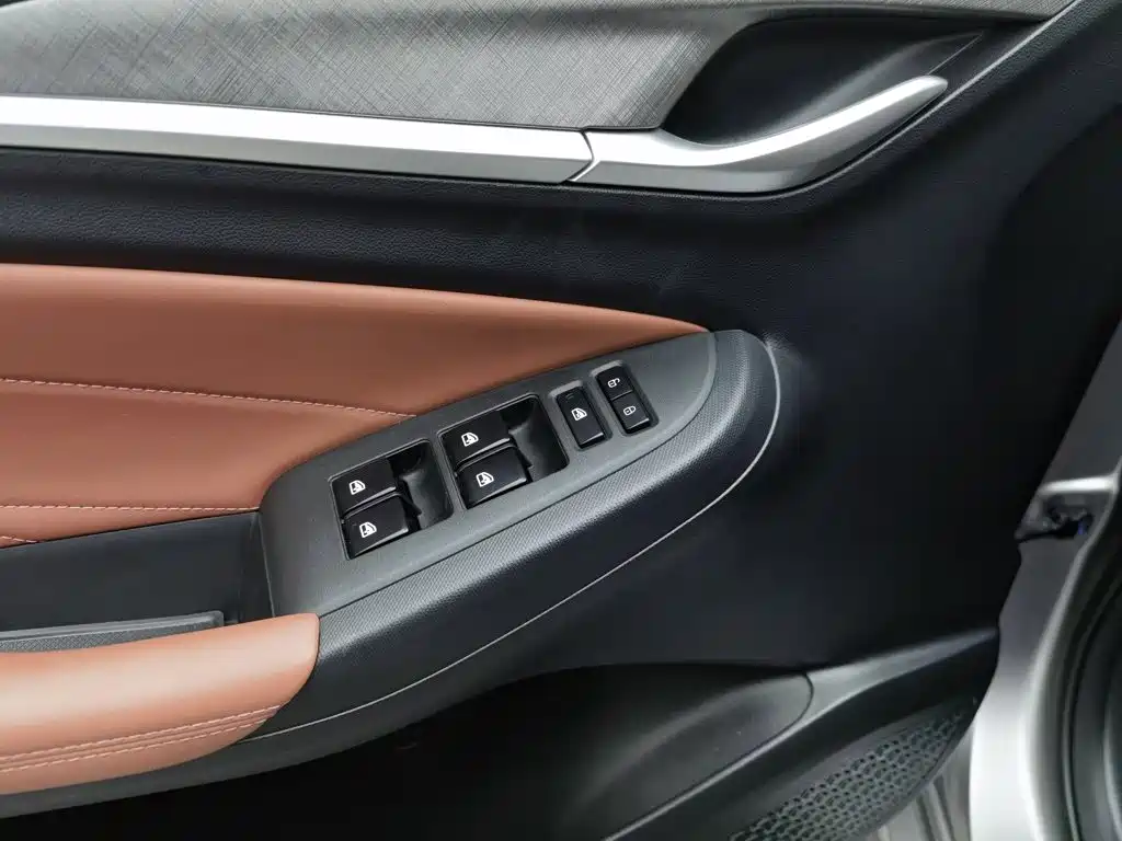 Changan Eado — миниатюра 9