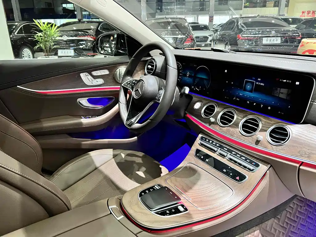 MERCEDES-BENZ E CLASS