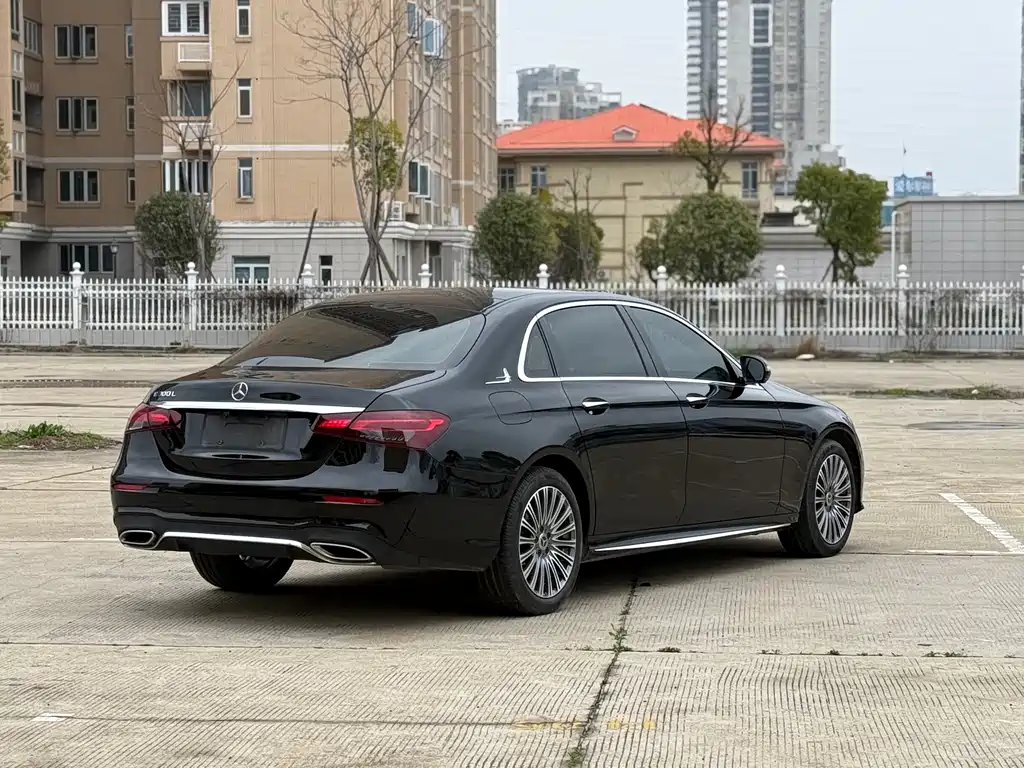 MERCEDES-BENZ E CLASS