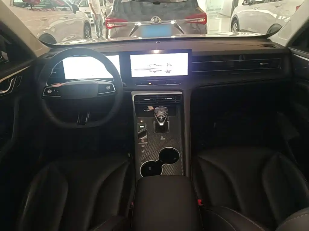 Roewe RX5 — миниатюра 10