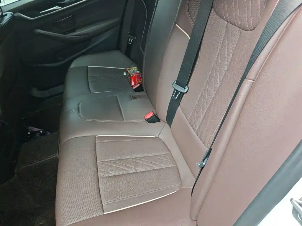 BMW 5 Series — миниатюра 15