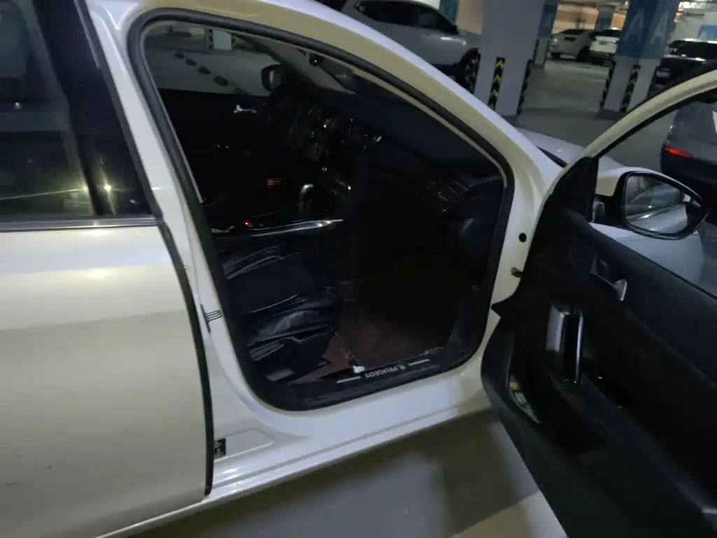 Peugeot 408 — миниатюра 18