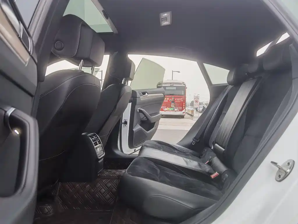 Volkswagen FAW - Passat CC CC 2019 330TSI V