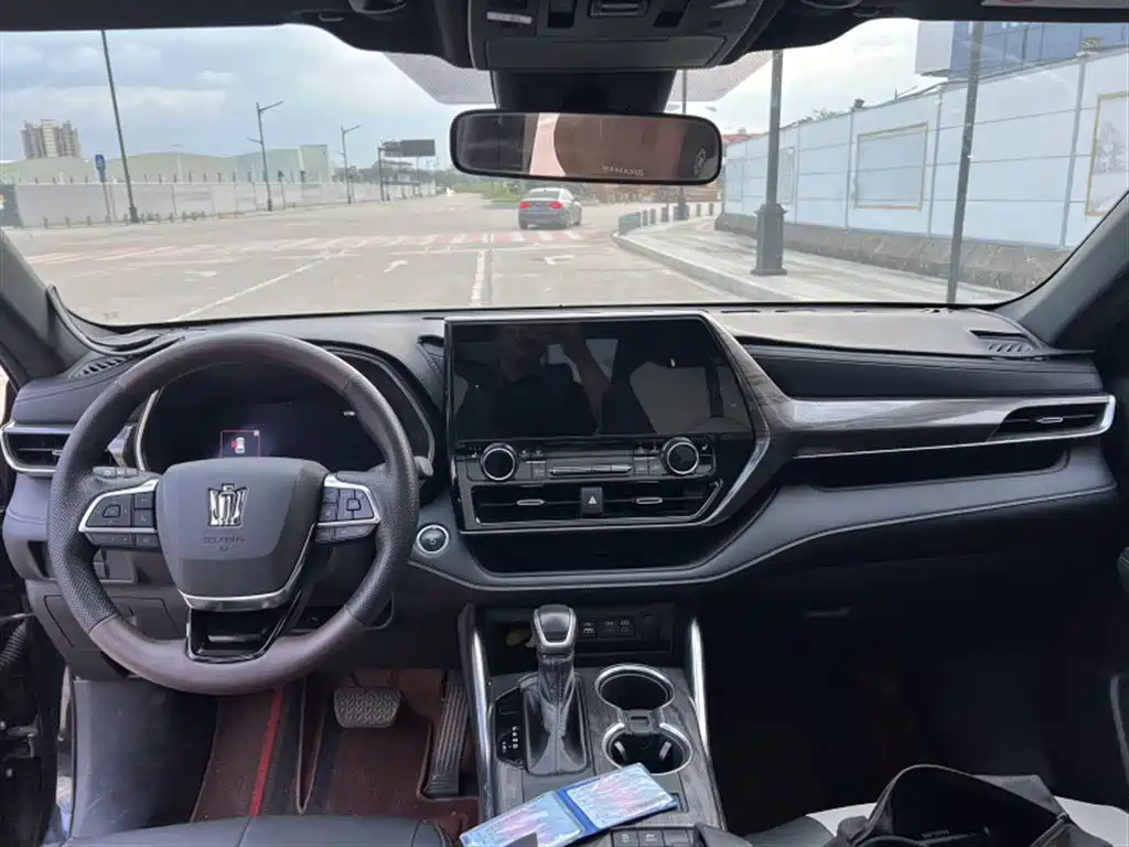 Toyota Crown Kluger — миниатюра 6